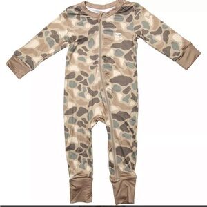 Burlebo camo footie pajamas - newborn